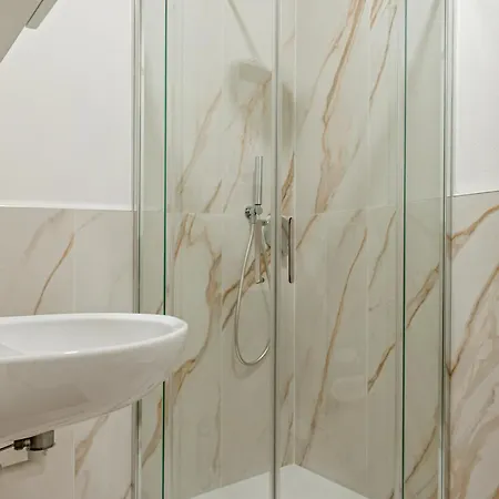 Seaside Loft - 3 Camere,2 Bagni A 300 Mt Dal Mare Марина-ди-Масса